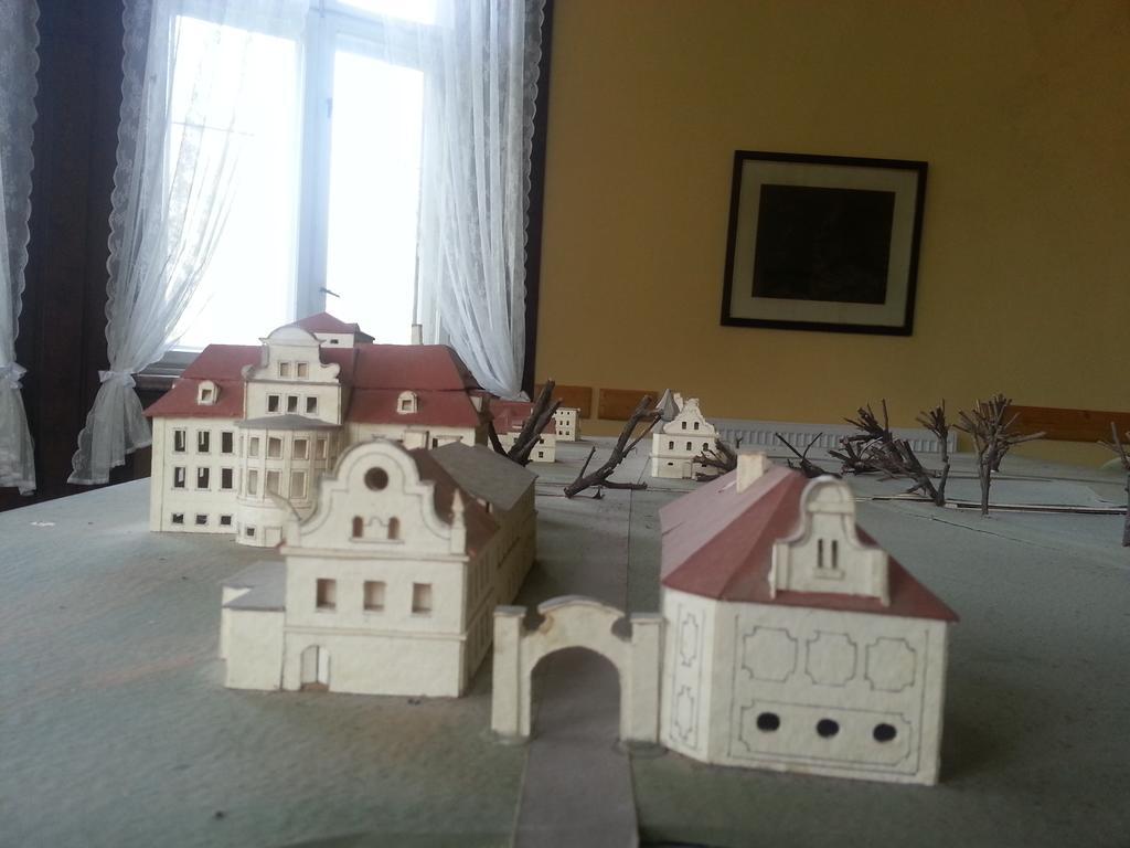 Palac Jastrowiec Exterior foto
